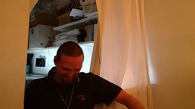 VitaminmanFL online show from 11-24-25, 01:27