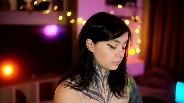 Snapshot of AcidPie chatting on 02-15-25, 03:31 AcidPie online show from 02-15-25, 03:31