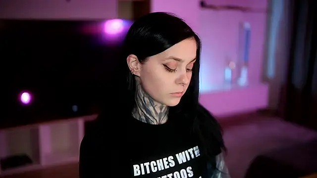 Snapshot of AcidPie chatting on 10-21-25, 08:09 AcidPie online show from 10-21-25, 08:09