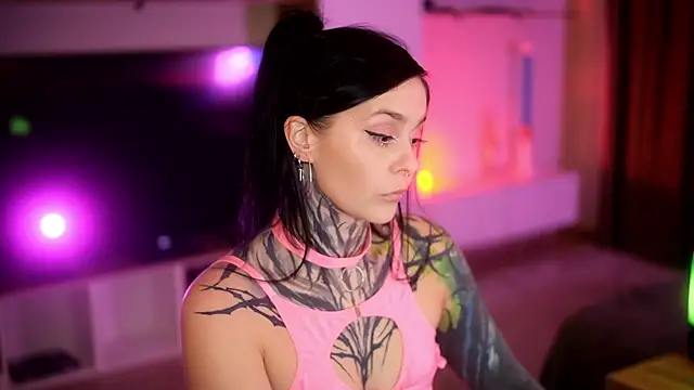 Snapshot of AcidPie chatting on 10-31-25, 06:42 AcidPie online show from 10-31-25, 06:42