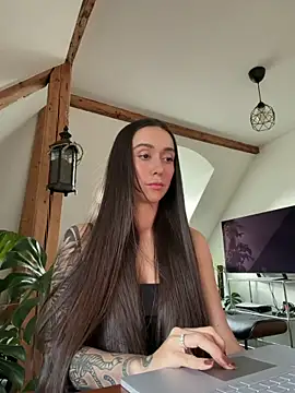 emiliasommer online show from 06-12-26, 05:01