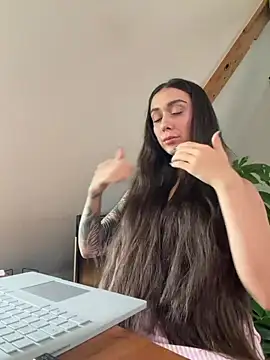 emiliasommer online show from 07-13-26, 02:09