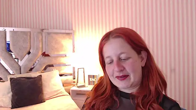 Snapshot of ViioletaMora chatting on 03-11-25, 10:20 ViioletaMora online show from 03-11-25, 10:20