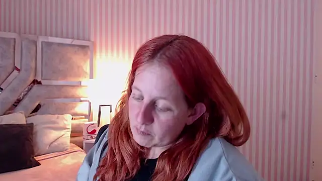 Snapshot of ViioletaMora chatting on 03-13-25, 10:21 ViioletaMora online show from 03-13-25, 10:21