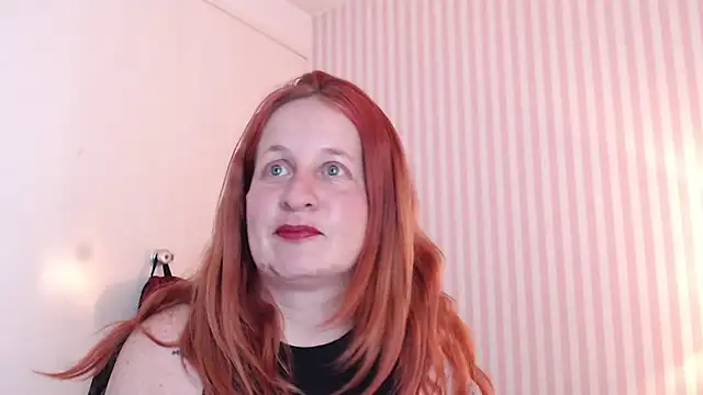 Snapshot of ViioletaMora chatting on 03-15-25, 02:03 ViioletaMora online show from 03-15-25, 02:03