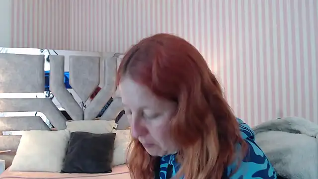 Snapshot of ViioletaMora chatting on 03-16-25, 08:11 ViioletaMora online show from 03-16-25, 08:11