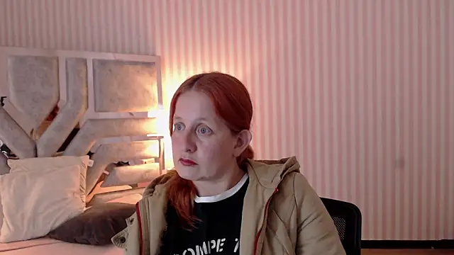 Snapshot of ViioletaMora chatting on 03-18-25, 02:25 ViioletaMora online show from 03-18-25, 02:25