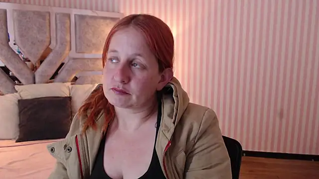 Snapshot of ViioletaMora chatting on 03-18-25, 10:26 ViioletaMora online show from 03-18-25, 10:26