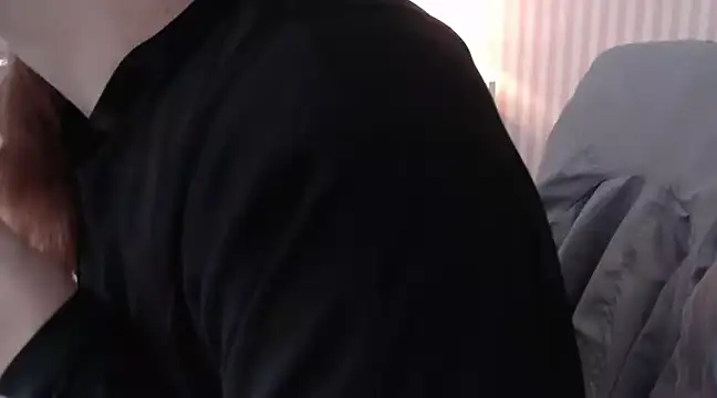 Snapshot of ViioletaMora chatting on 03-21-25, 07:35 ViioletaMora online show from 03-21-25, 07:35