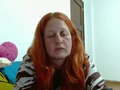 Snapshot of ViioletaMora chatting on 09-26-25, 05:11 ViioletaMora online show from 09-26-25, 05:11