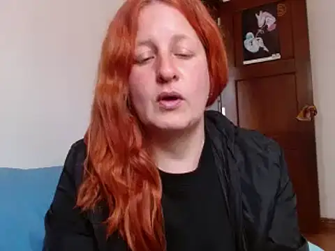 Snapshot of ViioletaMora chatting on 10-06-25, 06:27 ViioletaMora online show from 10-06-25, 06:27