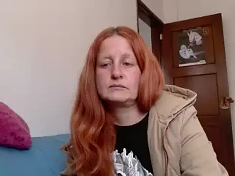 Snapshot of ViioletaMora chatting on 10-07-25, 07:55 ViioletaMora online show from 10-07-25, 07:55