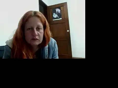 Snapshot of ViioletaMora chatting on 10-09-25, 04:54 ViioletaMora online show from 10-09-25, 04:54