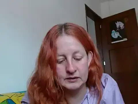 Snapshot of ViioletaMora chatting on 10-09-25, 06:06 ViioletaMora online show from 10-09-25, 06:06