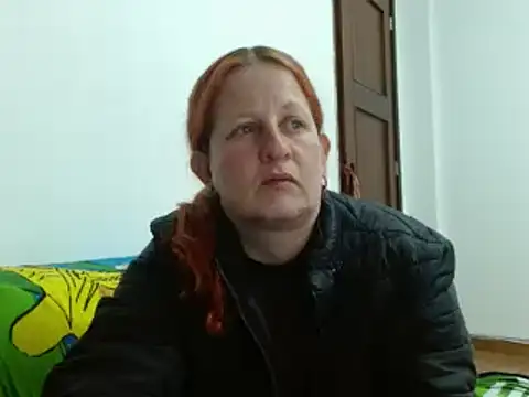 Snapshot of ViioletaMora chatting on 10-13-25, 05:07 ViioletaMora online show from 10-13-25, 05:07