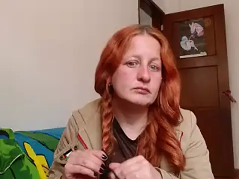 Snapshot of ViioletaMora chatting on 10-16-25, 06:09 ViioletaMora online show from 10-16-25, 06:09