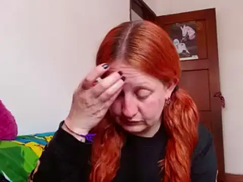 Snapshot of ViioletaMora chatting on 10-20-25, 08:20 ViioletaMora online show from 10-20-25, 08:20