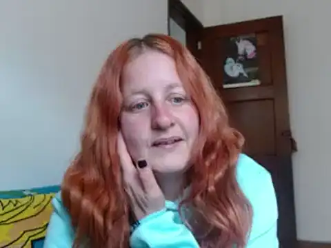 Snapshot of ViioletaMora chatting on 10-21-25, 07:36 ViioletaMora online show from 10-21-25, 07:36