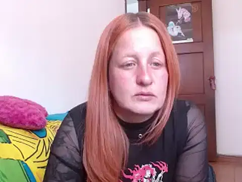 Snapshot of ViioletaMora chatting on 10-24-25, 05:53 ViioletaMora online show from 10-24-25, 05:53