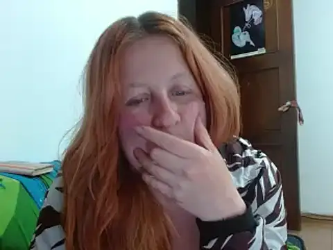 Snapshot of ViioletaMora chatting on 10-27-25, 06:17 ViioletaMora online show from 10-27-25, 06:17