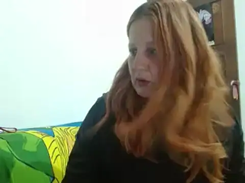 Snapshot of ViioletaMora chatting on 10-28-25, 02:37 ViioletaMora online show from 10-28-25, 02:37