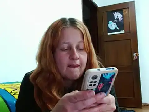 Snapshot of ViioletaMora chatting on 11-11-25, 01:38 ViioletaMora online show from 11-11-25, 01:38