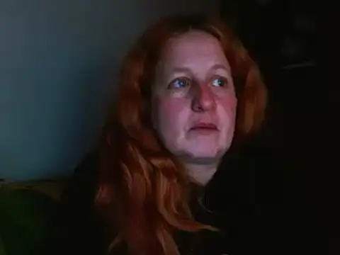 Snapshot of ViioletaMora chatting on 11-15-25, 09:43 ViioletaMora online show from 11-15-25, 09:43