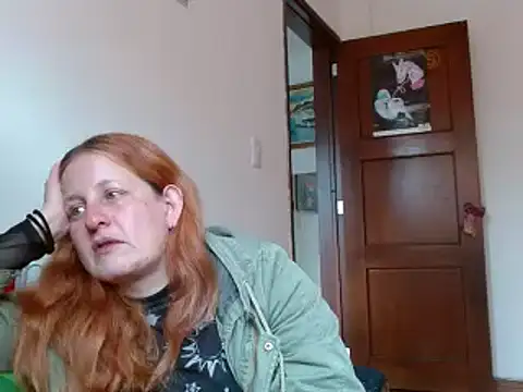 Snapshot of ViioletaMora chatting on 11-19-25, 05:35 ViioletaMora online show from 11-19-25, 05:35