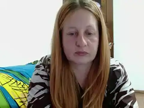 Snapshot of ViioletaMora chatting on 11-24-25, 03:17 ViioletaMora online show from 11-24-25, 03:17