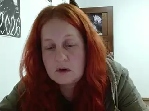 Snapshot of ViioletaMora chatting on 01-12-26, 04:39 ViioletaMora online show from 01-12-26, 04:39