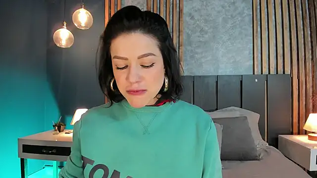 Hannah Borbon online show from 03-10-25, 04:17