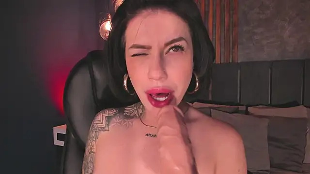 Hannah Borbon online show from 03-21-25, 05:43