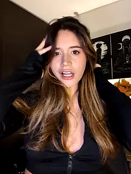 Snapshot of maliciaworld chatting on 10-21-25, 01:39 maliciaworld online show from 10-21-25, 01:39