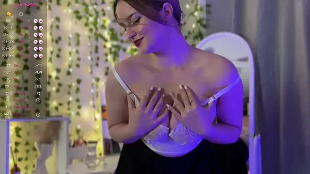 Snapshot of Pleasant_fun chatting on 03-05-25, 02:23 Pleasant fun online show from 03-05-25, 02:23