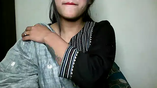 Snapshot of Princess_noorjahan chatting on 02-16-25, 02:21 Princess noorjahan online show from 02-16-25, 02:21