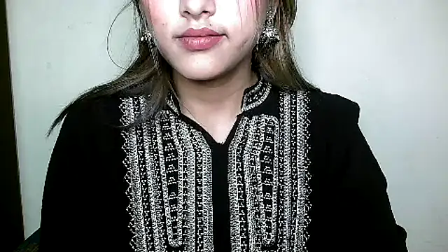 Snapshot of Princess_noorjahan chatting on 03-11-25, 08:31 Princess noorjahan online show from 03-11-25, 08:31