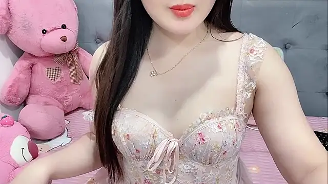 Snapshot of Funikio chatting on 10-15-25, 01:33 Funikio online show from 10-15-25, 01:33