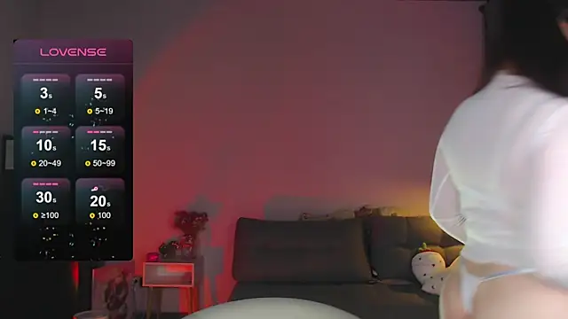 Snapshot of sensual_me chatting on 12-28-24, 04:52 sensual me online show from 12-28-24, 04:52