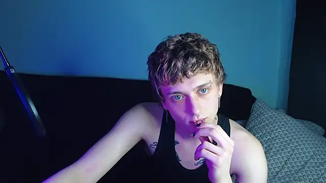 axxxturel online show from 02-17-25, 09:41