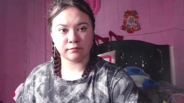 Snapshot of NikkiRous_ chatting on 02-17-25, 12:48 NikkiRous online show from 02-17-25, 12:48