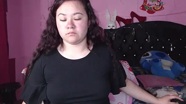 Snapshot of NikkiRous_ chatting on 03-17-25, 03:40 NikkiRous online show from 03-17-25, 03:40