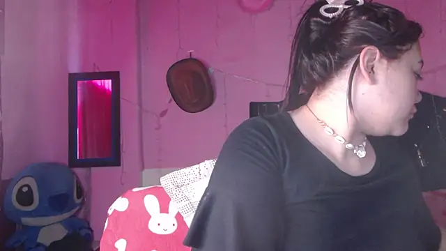 Snapshot of NikkiRous_ chatting on 11-04-25, 01:10 NikkiRous online show from 11-04-25, 01:10