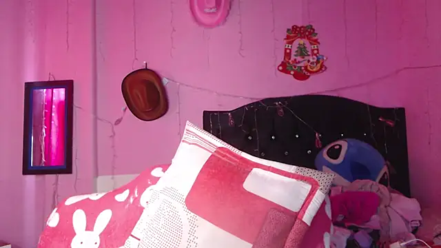 Snapshot of NikkiRous_ chatting on 11-25-25, 01:11 NikkiRous online show from 11-25-25, 01:11