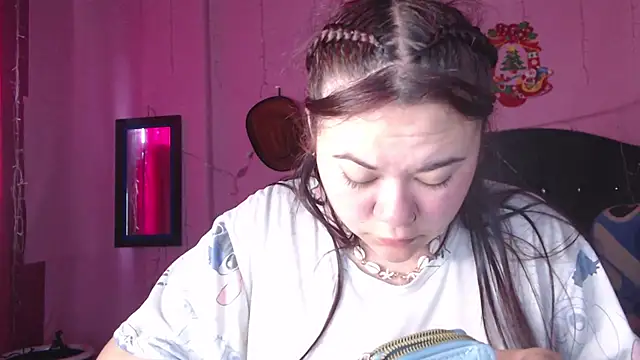 Snapshot of NikkiRous_ chatting on 12-04-25, 01:31 NikkiRous online show from 12-04-25, 01:31