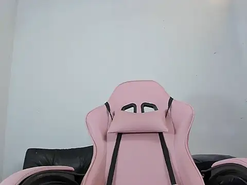 Snapshot of Milk_anastasia chatting on 11-28-25, 08:55 Milk anastasia online show from 11-28-25, 08:55