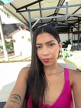 Snapshot of Ema_azel chatting on 12-12-24, 01:49 Ema azel online show from 12-12-24, 01:49