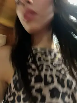 Snapshot of Ema_azel chatting on 02-17-25, 02:15 Ema azel online show from 02-17-25, 02:15