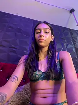 Snapshot of Ema_azel chatting on 03-12-25, 04:35 Ema azel online show from 03-12-25, 04:35