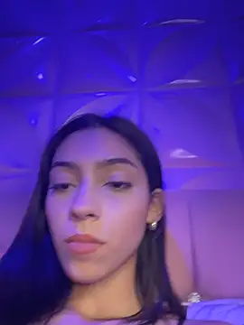 Snapshot of Ema_azel chatting on 03-18-25, 01:42 Ema azel online show from 03-18-25, 01:42