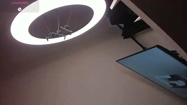 Snapshot of evaevanscute chatting on 09-30-25, 10:48 evaevanscute online show from 09-30-25, 10:48